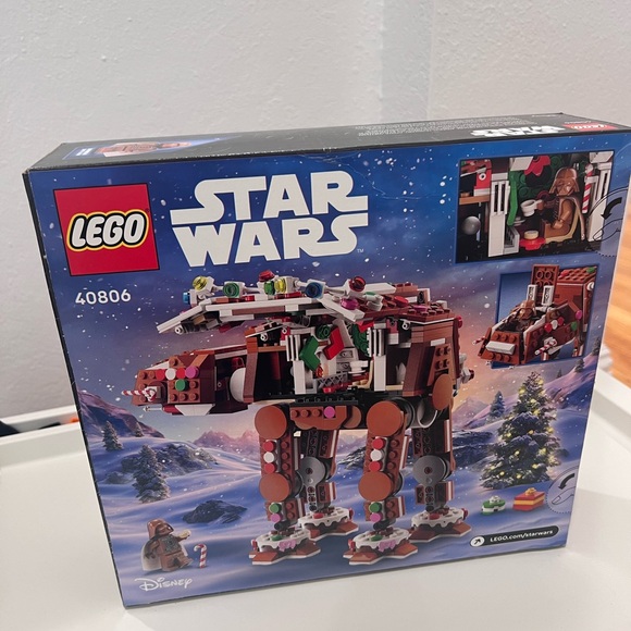 LEGO Star Wars Festive Gingerbread AT-AT Set 40806 - Picture 2 of 2